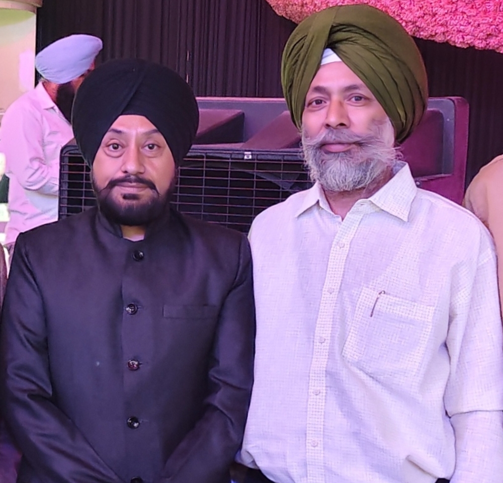 passport-size-photo-left