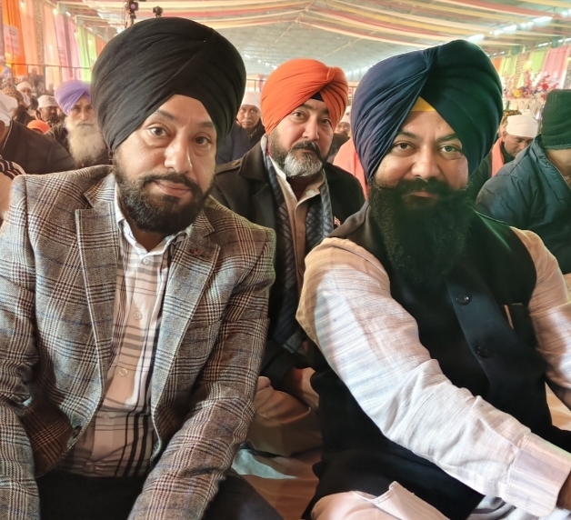 passport-size-photo-left